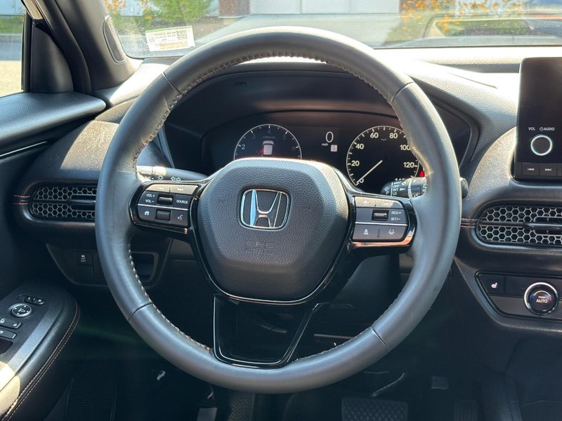 Honda HR-V Vehicle Full-screen Gallery Image 16
