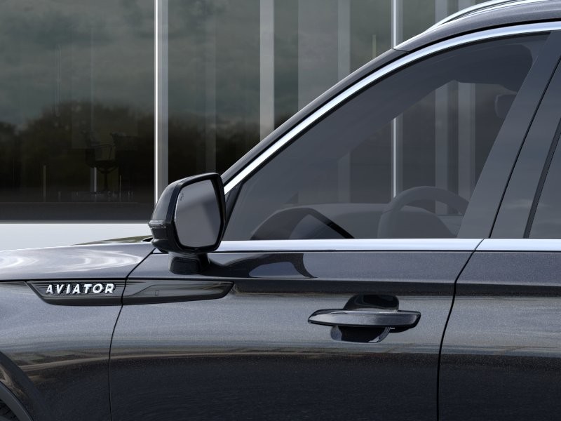 Lincoln Aviator Vehicle Full-screen Gallery Image 21