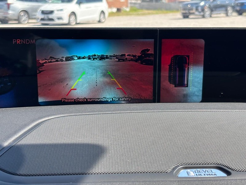 Lincoln Navigator Vehicle Full-screen Gallery Image 21