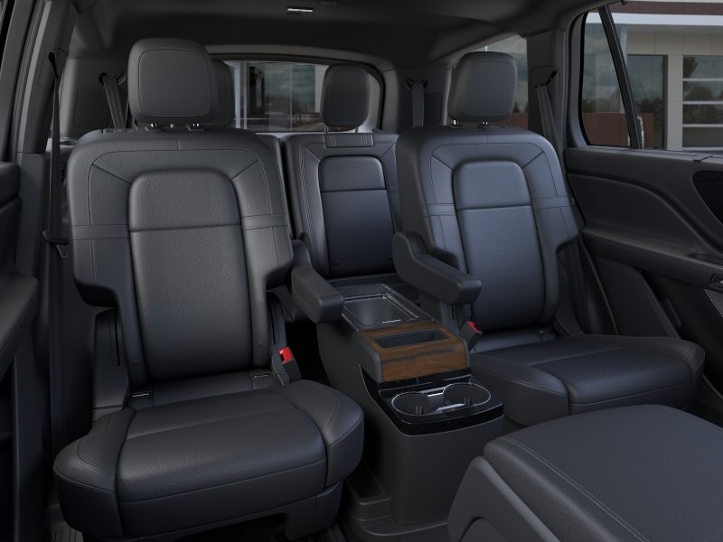 Lincoln Aviator Vehicle Full-screen Gallery Image 12