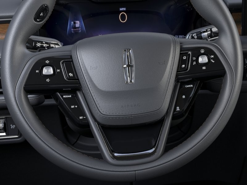 Lincoln Aviator Vehicle Full-screen Gallery Image 13