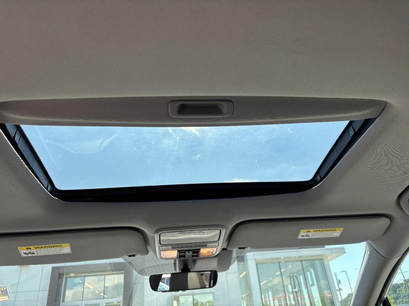 Honda Odyssey Vehicle Full-screen Gallery Image 14