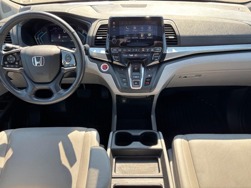 Honda Odyssey Vehicle Full-screen Gallery Image 16