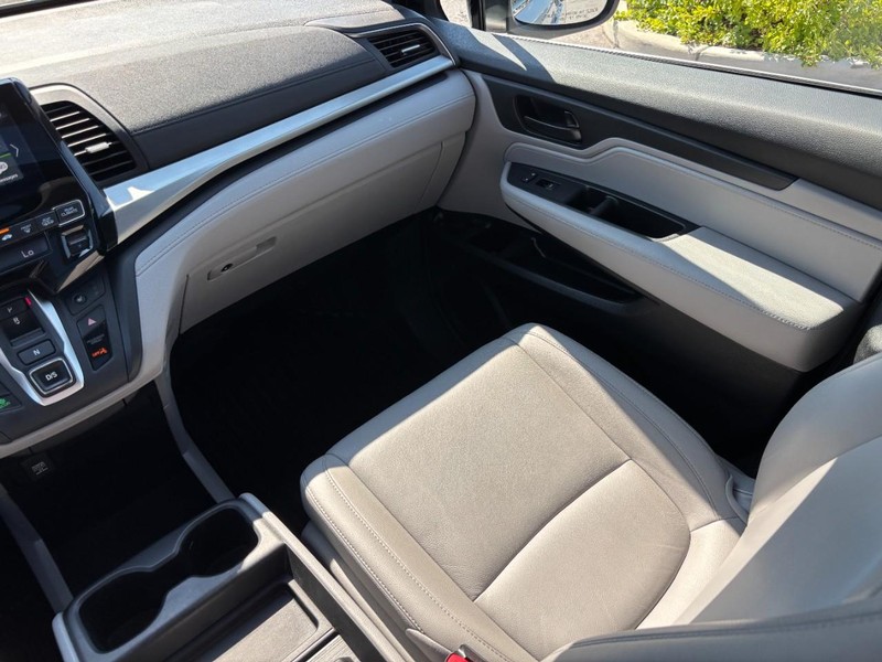 Honda Odyssey Vehicle Full-screen Gallery Image 17