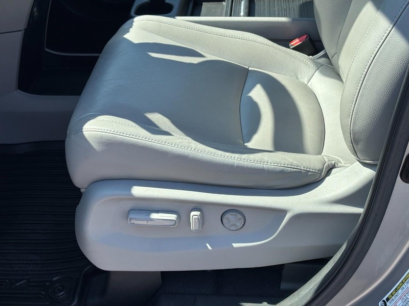 Honda Odyssey Vehicle Full-screen Gallery Image 18