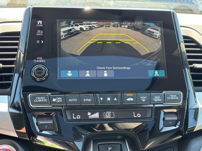 Honda Odyssey Vehicle Full-screen Gallery Image 24
