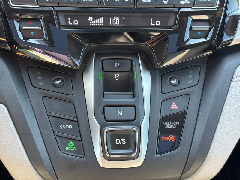 Honda Odyssey Vehicle Full-screen Gallery Image 25