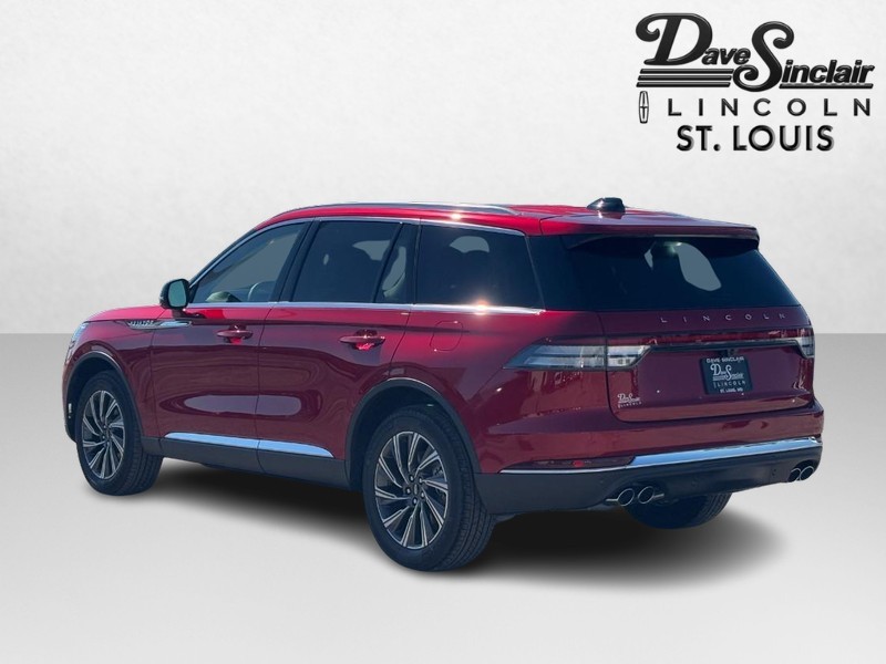 Lincoln Aviator Vehicle Full-screen Gallery Image 05