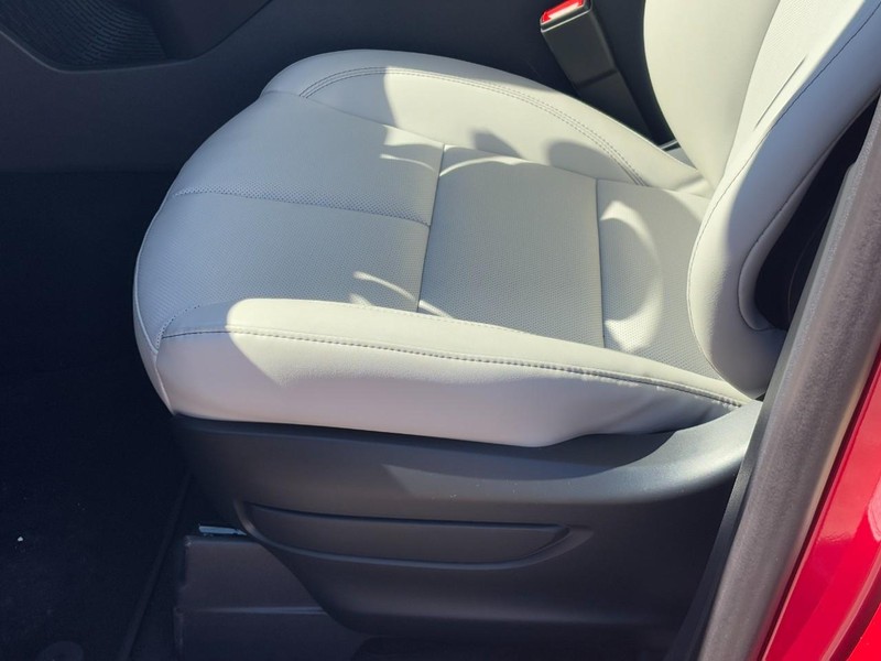 Lincoln Aviator Vehicle Full-screen Gallery Image 16