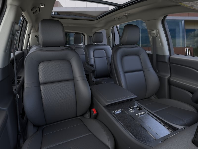 Lincoln Aviator Vehicle Full-screen Gallery Image 11
