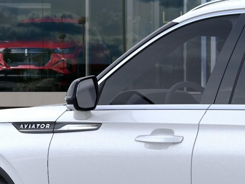 Lincoln Aviator Vehicle Full-screen Gallery Image 21