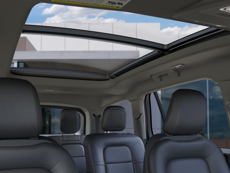 Lincoln Aviator Vehicle Full-screen Gallery Image 23