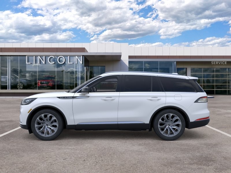 Lincoln Aviator Vehicle Full-screen Gallery Image 03
