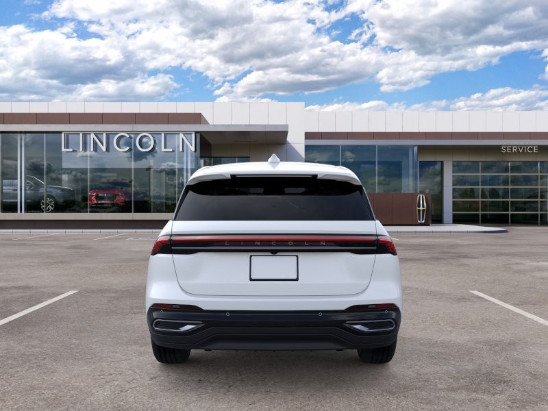Lincoln Nautilus Vehicle Full-screen Gallery Image 05