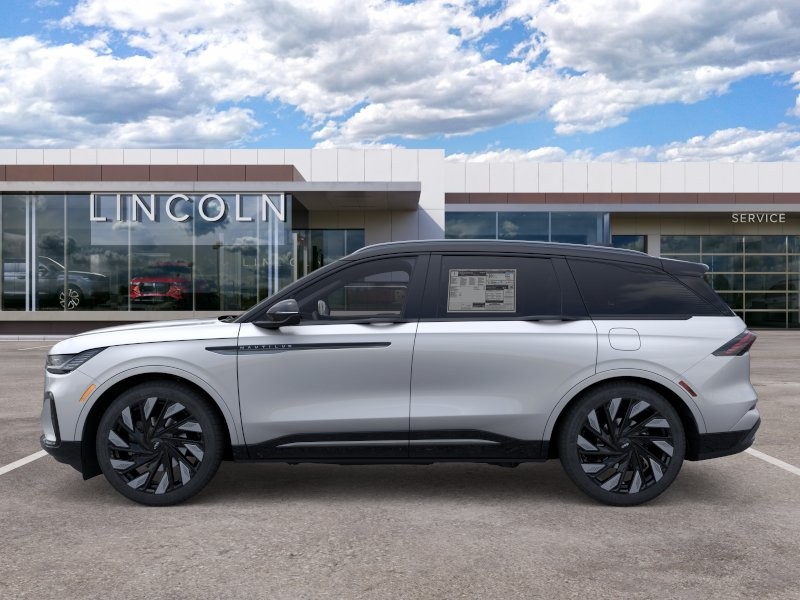 Lincoln Nautilus Vehicle Full-screen Gallery Image 03