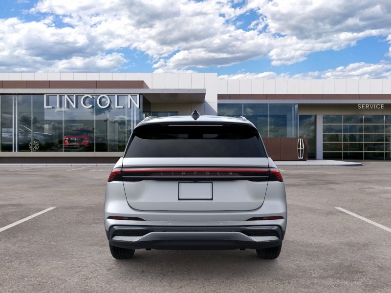 Lincoln Nautilus Vehicle Full-screen Gallery Image 05