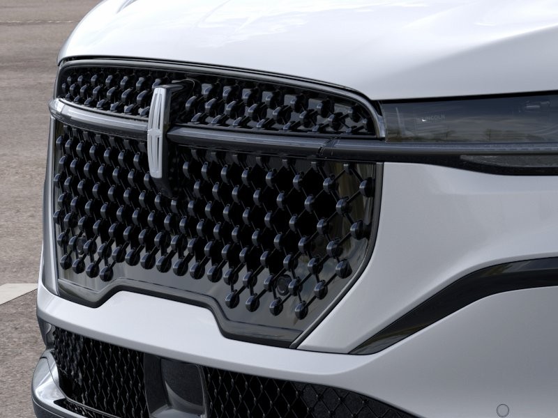 Lincoln Nautilus Vehicle Full-screen Gallery Image 18