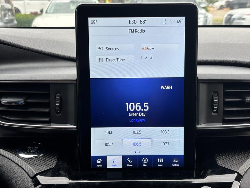 Ford Explorer Vehicle Full-screen Gallery Image 21