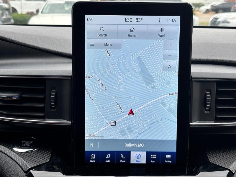 Ford Explorer Vehicle Full-screen Gallery Image 22
