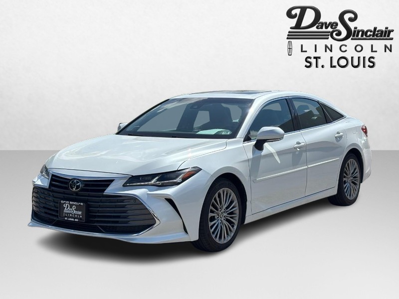 Toyota Avalon Vehicle Full-screen Gallery Image 07