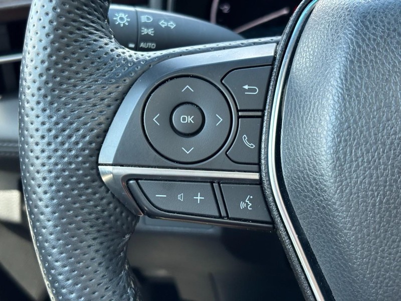 Toyota Avalon Vehicle Full-screen Gallery Image 19
