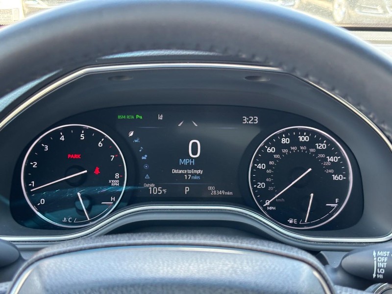 Toyota Avalon Vehicle Full-screen Gallery Image 21