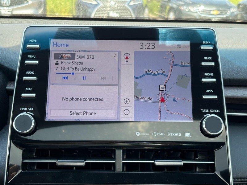 Toyota Avalon Vehicle Full-screen Gallery Image 22