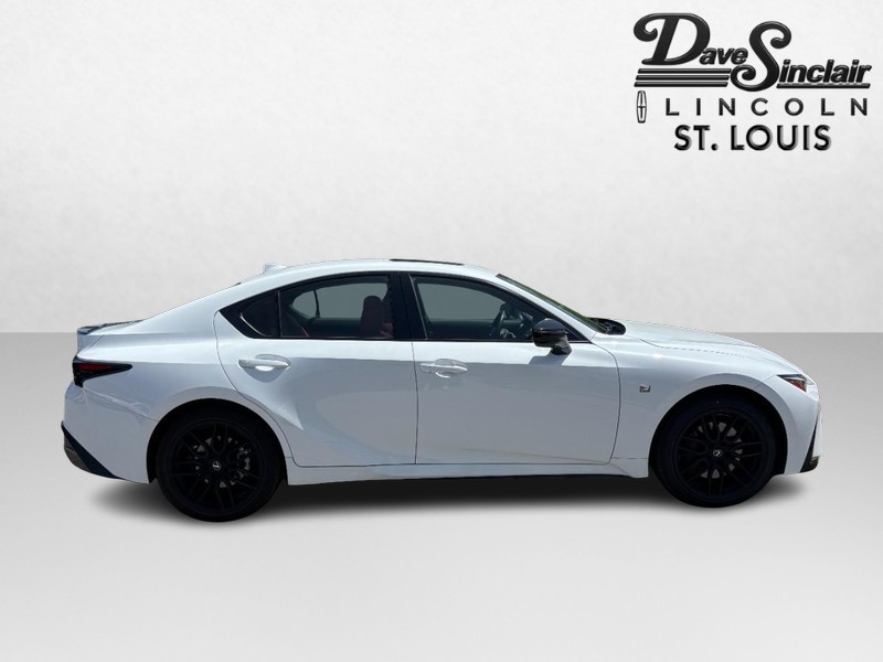 Lexus IS Vehicle Full-screen Gallery Image 02