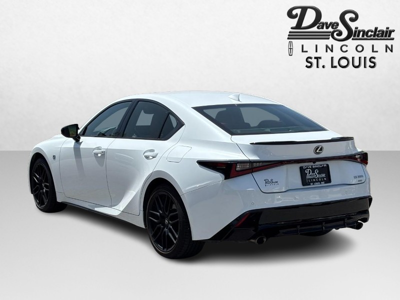 Lexus IS Vehicle Full-screen Gallery Image 05