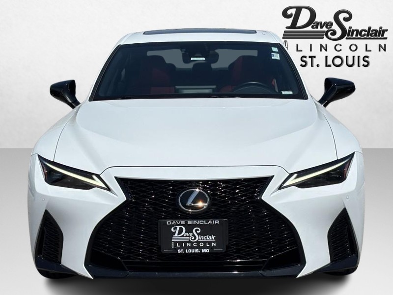 Lexus IS Vehicle Full-screen Gallery Image 09