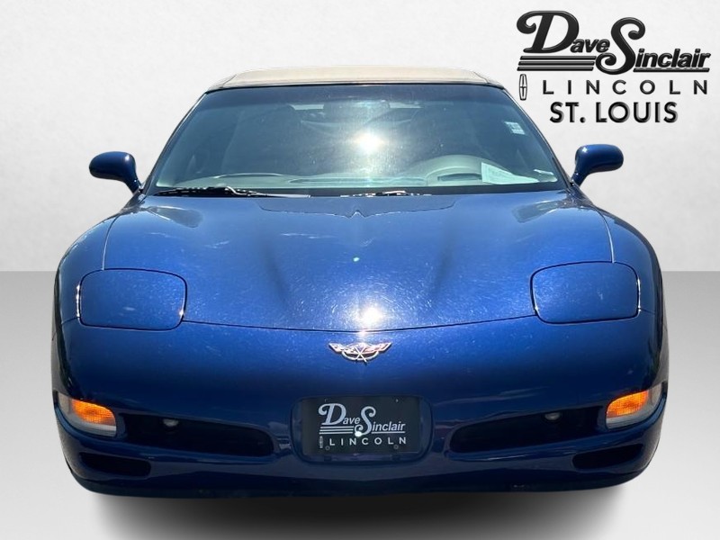 Chevrolet Corvette Vehicle Full-screen Gallery Image 09