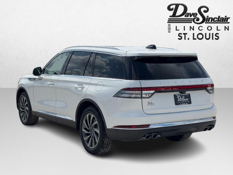 Lincoln Aviator Vehicle Full-screen Gallery Image 05