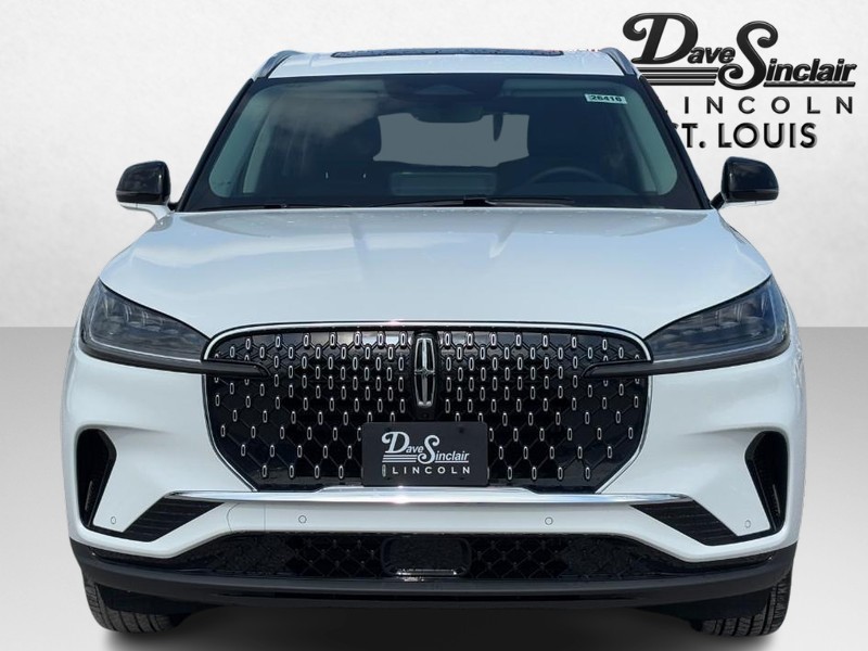 Lincoln Aviator Vehicle Full-screen Gallery Image 09