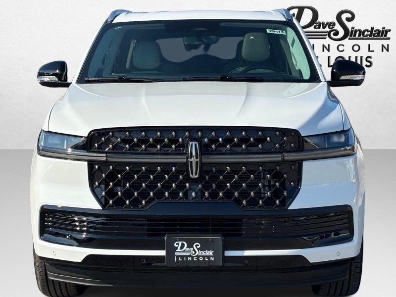 Lincoln Navigator L Vehicle Full-screen Gallery Image 09