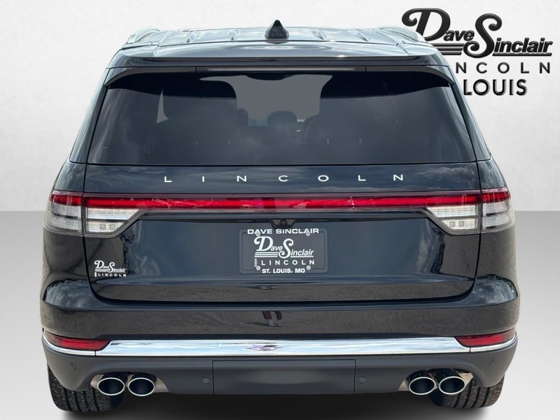 Lincoln Aviator Vehicle Full-screen Gallery Image 04