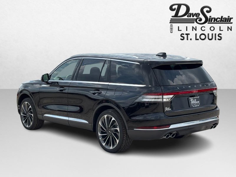 Lincoln Aviator Vehicle Full-screen Gallery Image 05