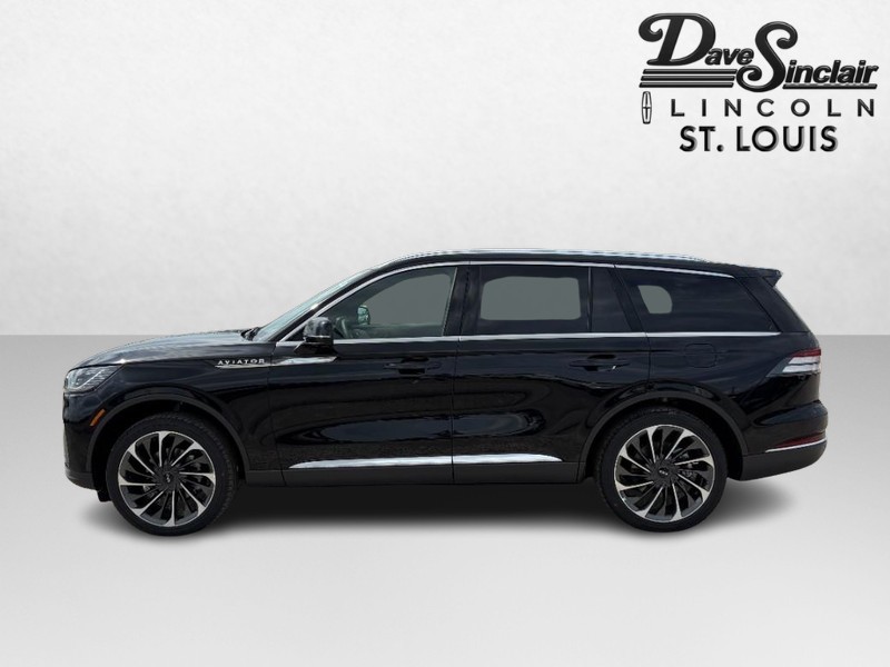 Lincoln Aviator Vehicle Full-screen Gallery Image 06