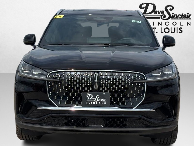 Lincoln Aviator Vehicle Full-screen Gallery Image 09