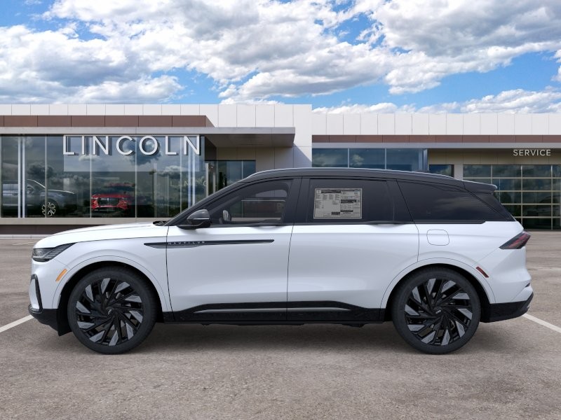 Lincoln Nautilus Vehicle Full-screen Gallery Image 03