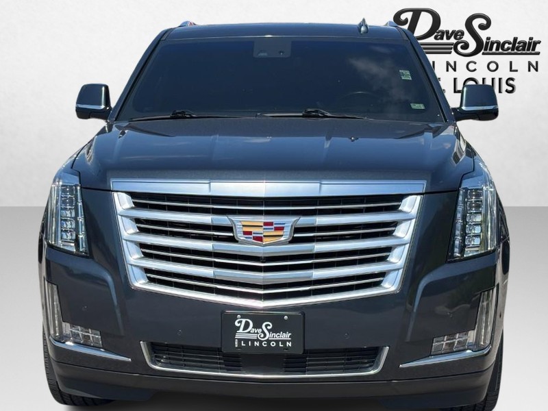 Cadillac Escalade Vehicle Full-screen Gallery Image 09