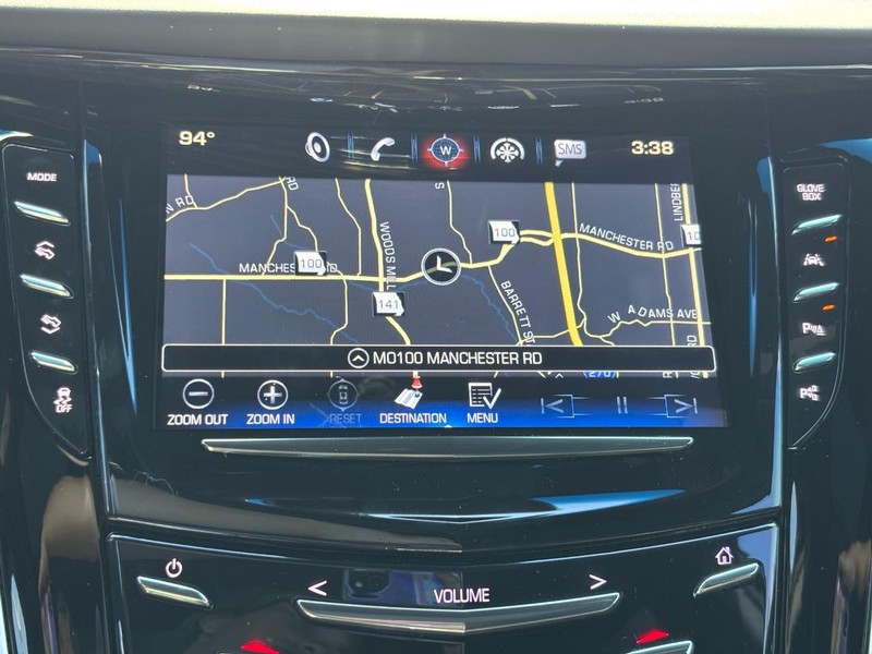 Cadillac Escalade Vehicle Full-screen Gallery Image 24