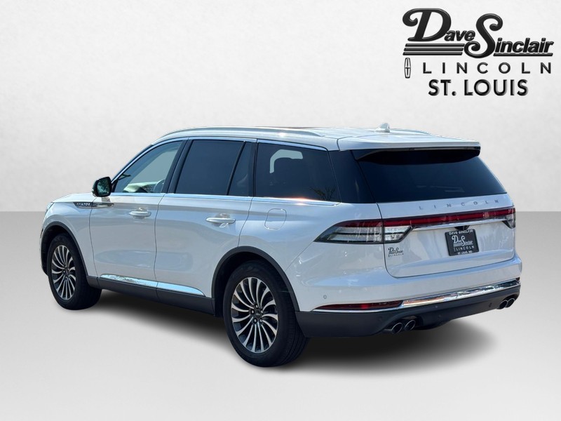 Lincoln Aviator Vehicle Full-screen Gallery Image 05