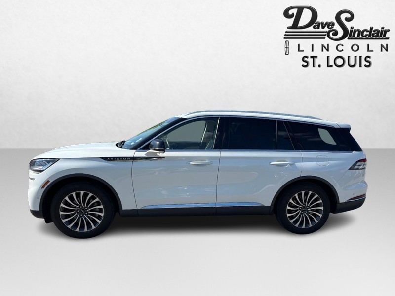 Lincoln Aviator Vehicle Full-screen Gallery Image 06