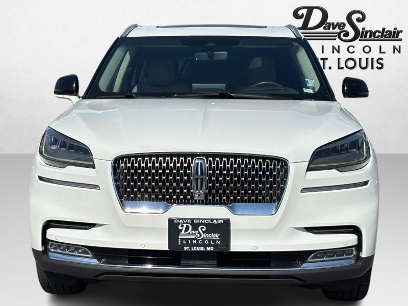 Lincoln Aviator Vehicle Full-screen Gallery Image 09