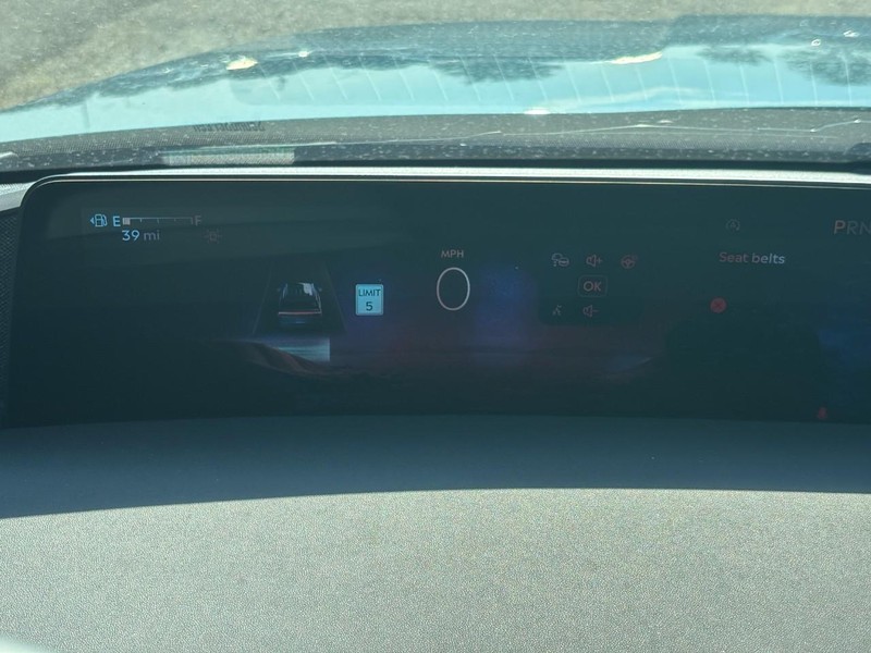 Lincoln Navigator Vehicle Full-screen Gallery Image 19