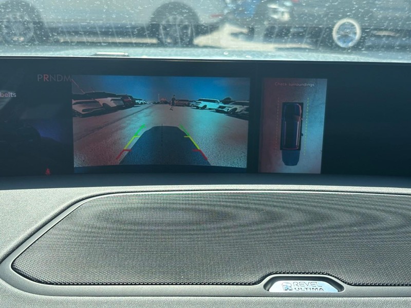 Lincoln Navigator Vehicle Full-screen Gallery Image 21