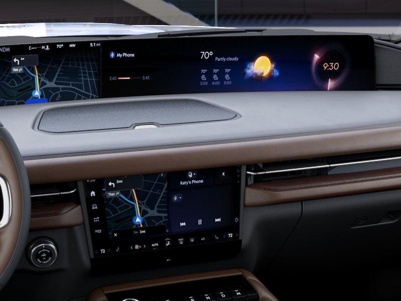 Lincoln Navigator L Vehicle Full-screen Gallery Image 15