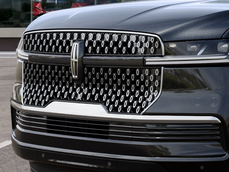 Lincoln Navigator L Vehicle Full-screen Gallery Image 18