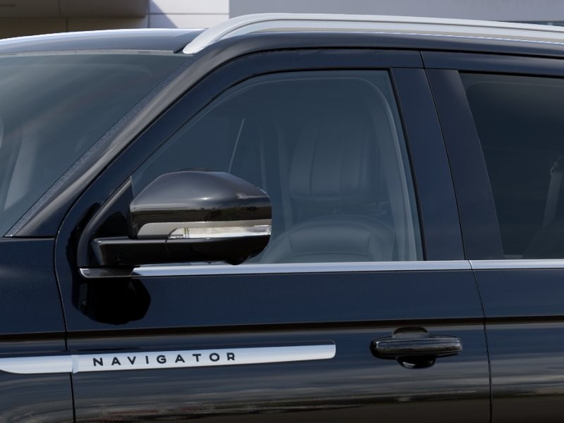 Lincoln Navigator L Vehicle Full-screen Gallery Image 21