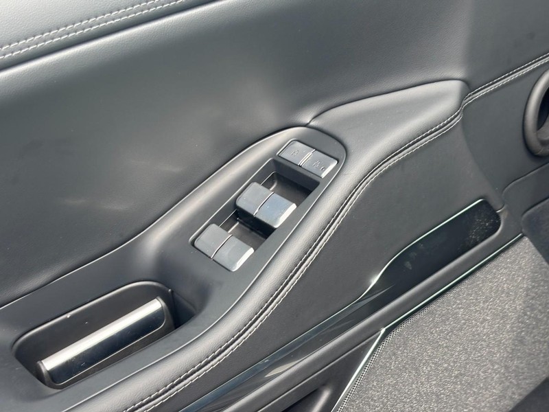 Lincoln Navigator L Vehicle Full-screen Gallery Image 18